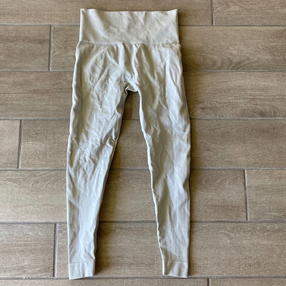 Set Active Cream Leggings Size: M - Picture 2 of 7